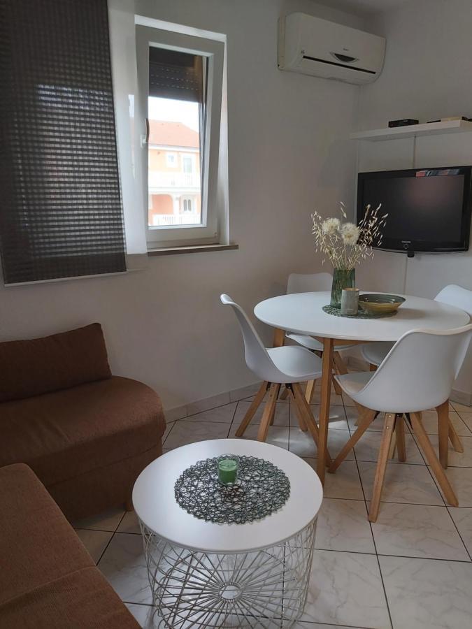 Ferienwohnung Mit 2 Schlafzimmer Oder Studio Apartment - Istrien-Fiorini Brtonigla Exterior foto